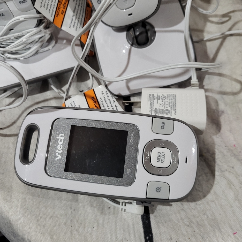 VTech White Video Baby Monitor Set - Picture 3 of 4